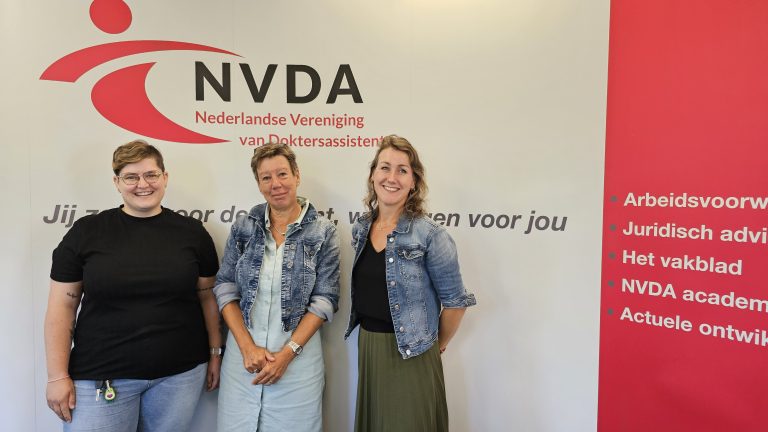 Van groene kaarten tot digitale dossiers: drie generaties doktersassistenten